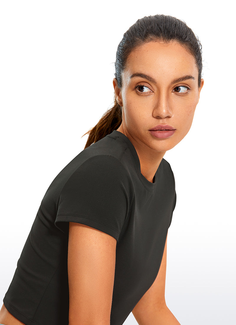 Haut de yoga coupe classique manches courtes raccourcies Butterluxe pour femme CRZ YOGA Noir