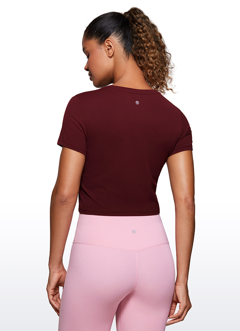 CRZ YOGA Haut de yoga coupe classique Butterluxe à manches courtes raccourcies pour femme, rouge merlot