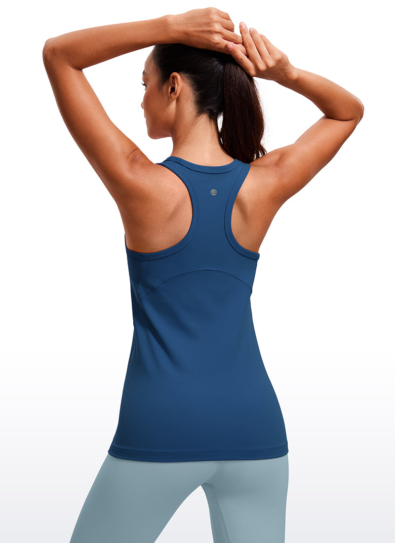 CRZ YOGA Top de yoga de corte entallado Butterluxe con espalda nadadora y cuello alto para mujer Azul marino francés