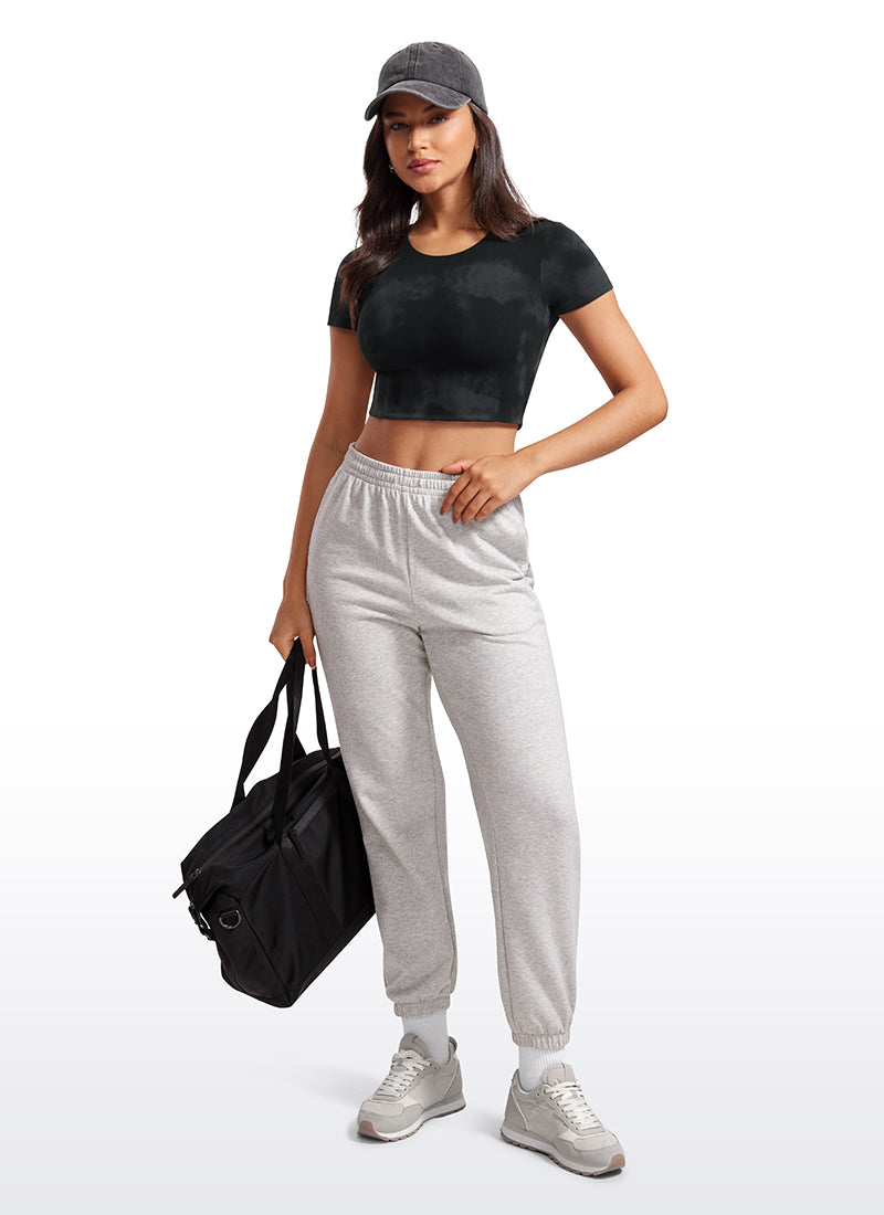 CRZ YOGA Haut court à manches courtes Butterluxe pour femme, coupe ajustée Fleurs effet tie-dye noir