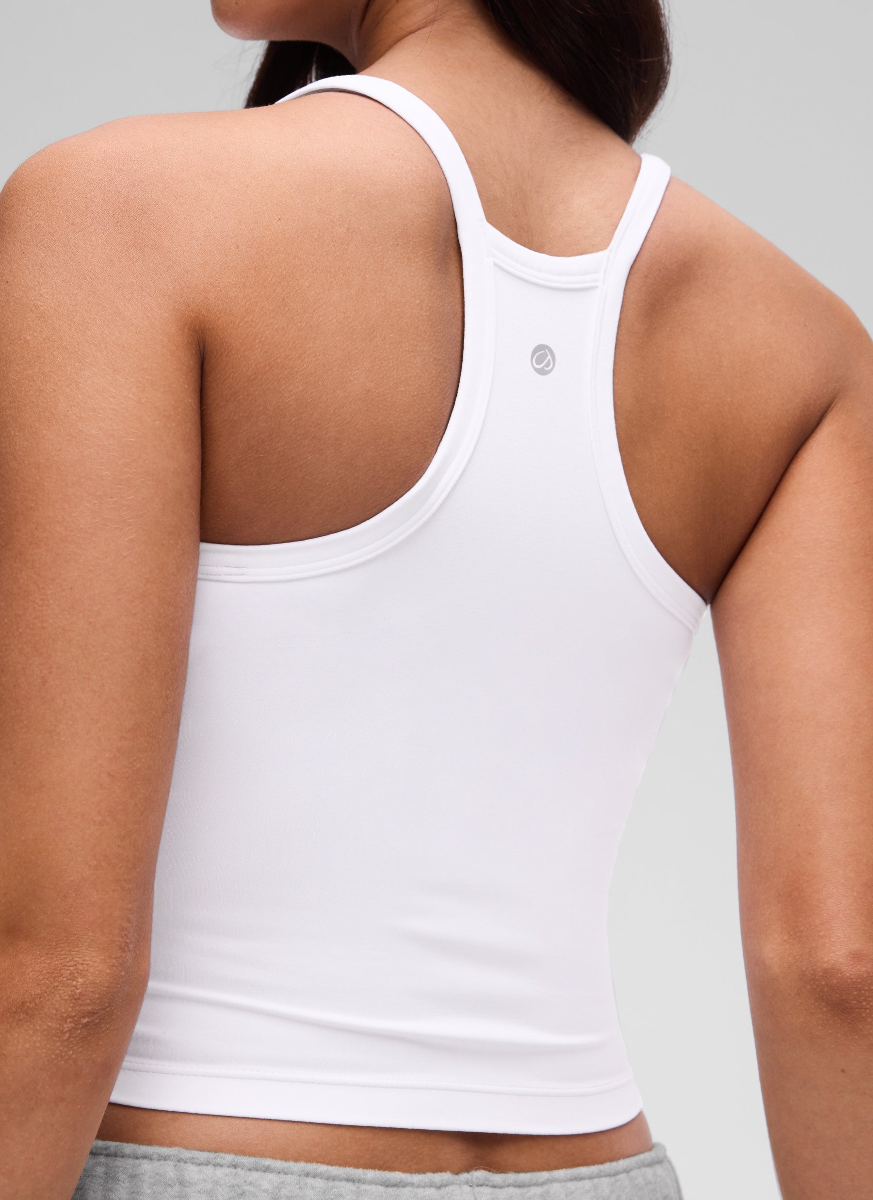 CRZ YOGA Damen- Butterluxe -Tanktop mit weichem, doppelt gefüttertem V-Ausschnitt und Racerback, weiß