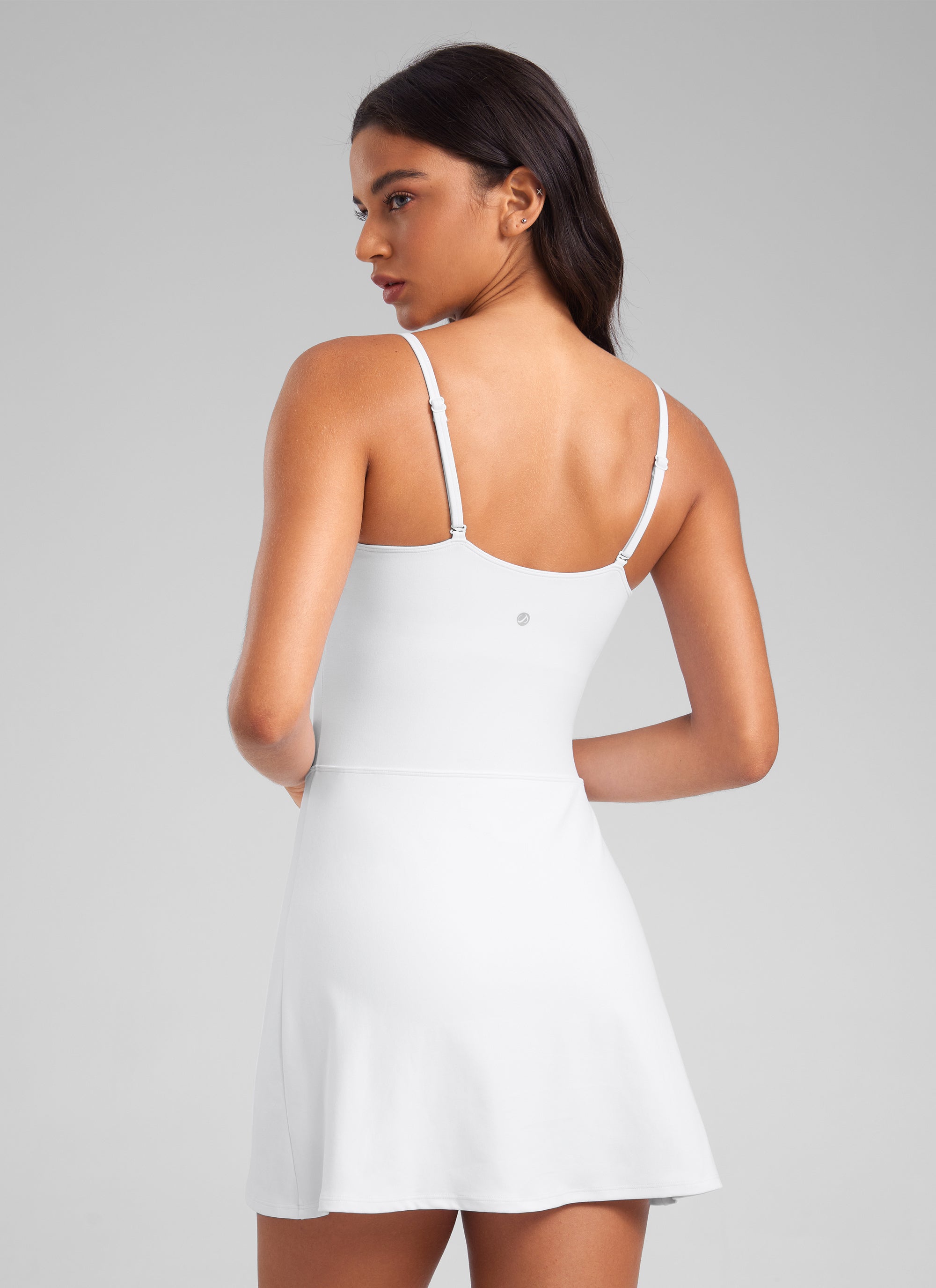 Vestidos de tenis deportivos e informales con tirantes finos Butterluxe de CRZ YOGA, blanco