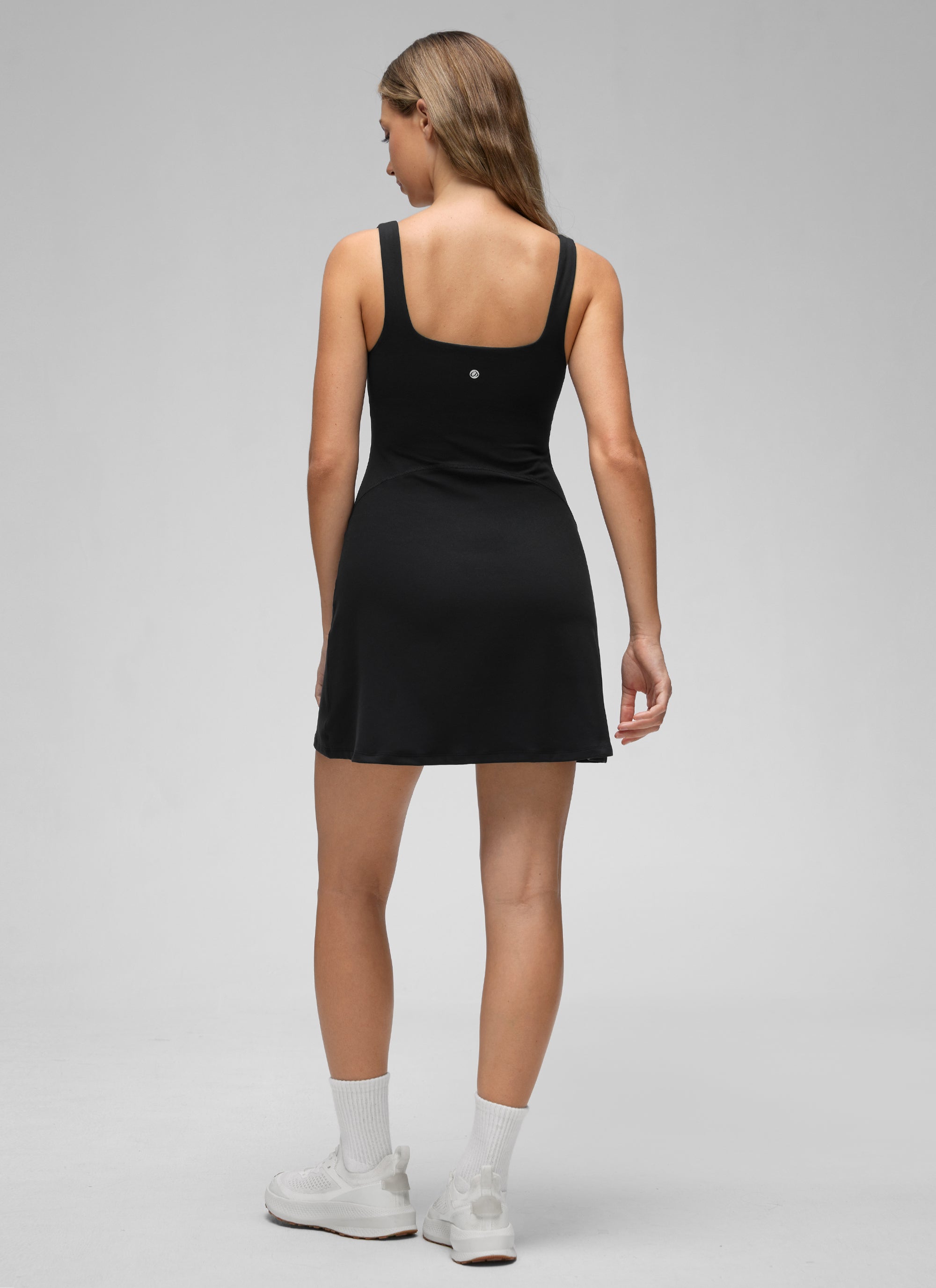 CRZ YOGA Damen- Butterluxe -Tennis-Kleider mit quadratischem Ausschnitt und integrierter BH-Einlage, A-Linie, schwarz