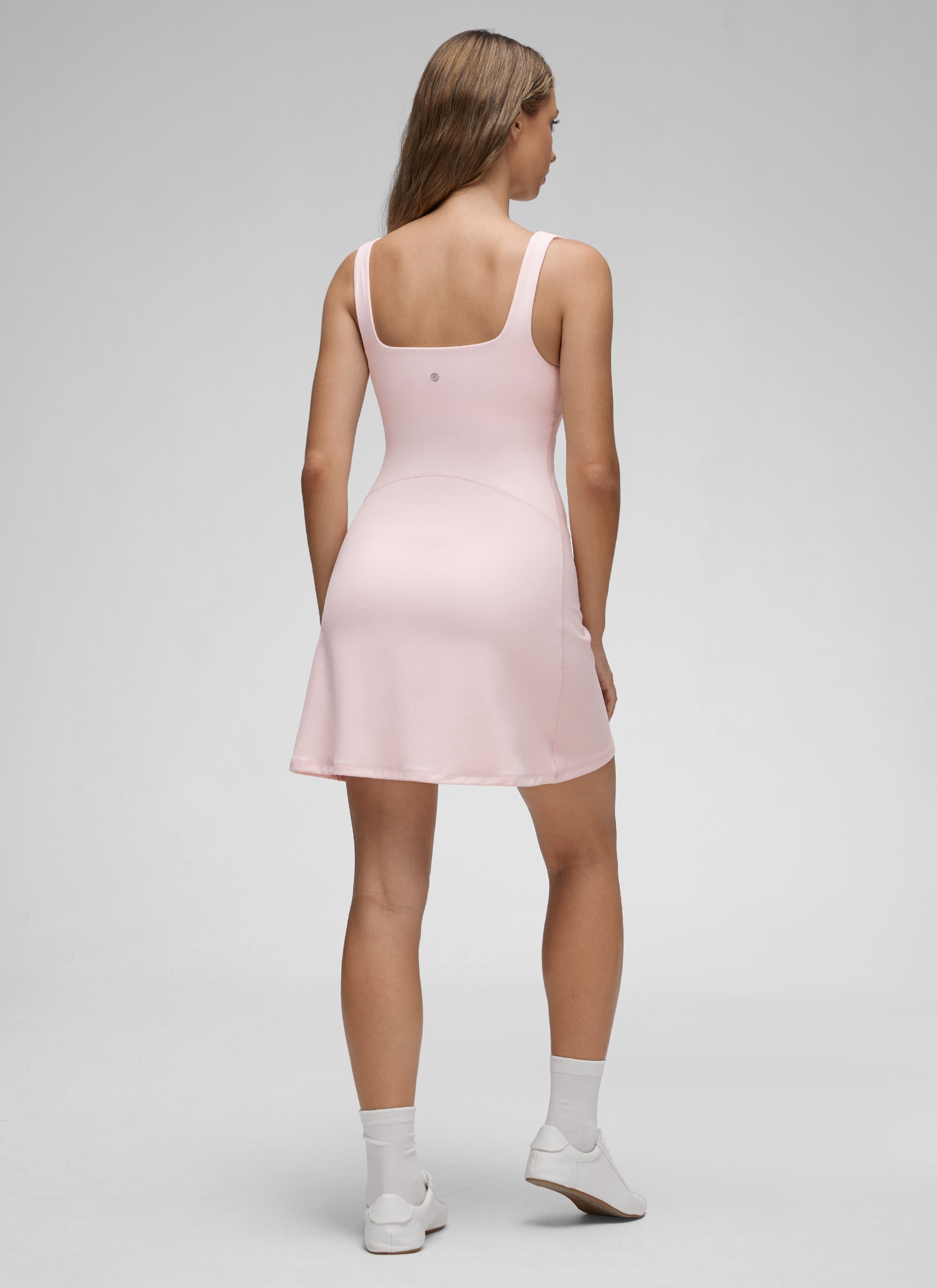 CRZ YOGA Damen- Butterluxe -Tenniskleider mit quadratischem Ausschnitt und integrierten BH-Einsätzen, A-Linie, Erdbeerrosa