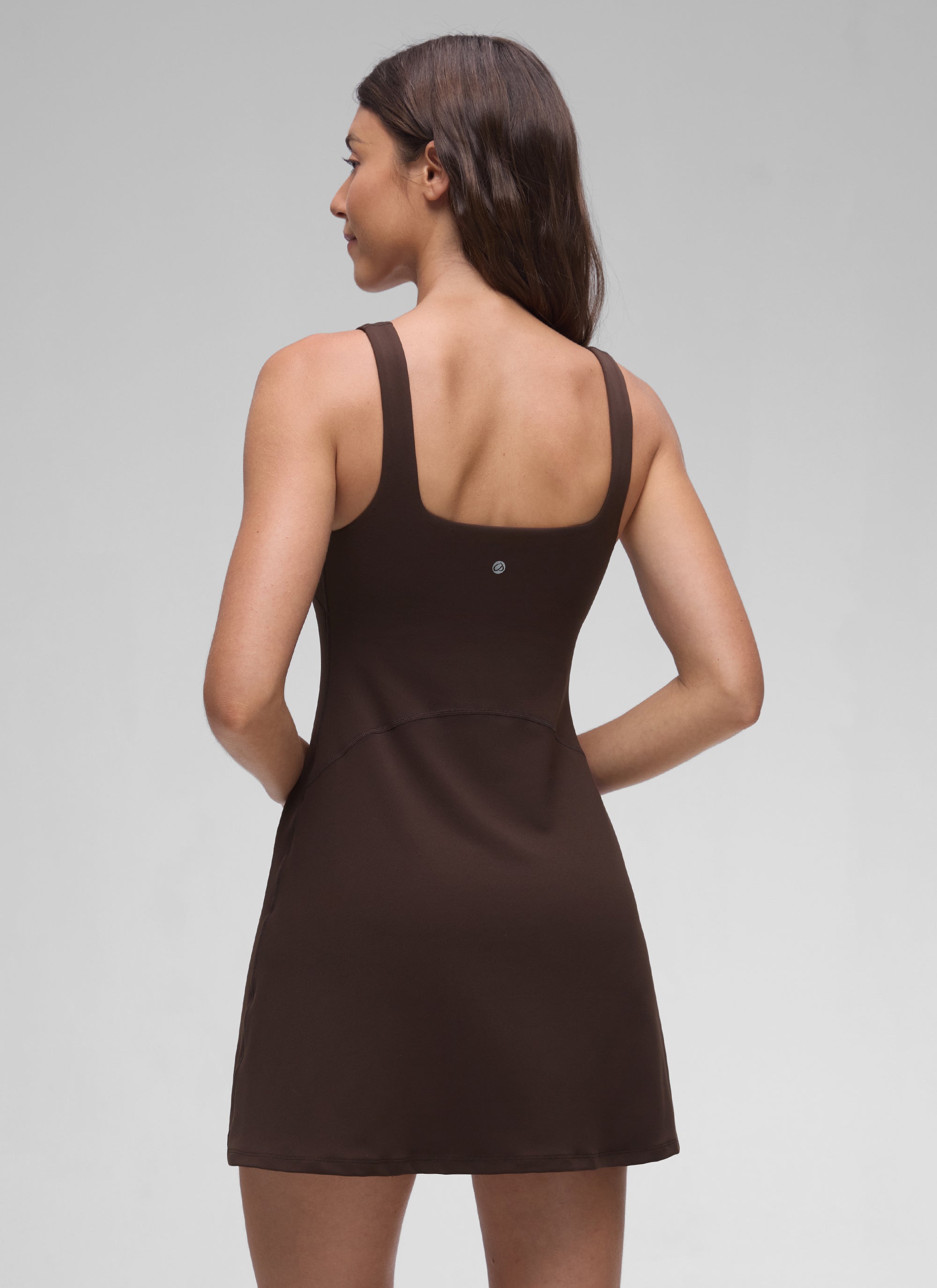 CRZ YOGA Damen- Butterluxe -Tennis-Kleider mit quadratischem Ausschnitt, integrierter BH-Einlage, A-Linie, Farbe: Hot Fudge Brown