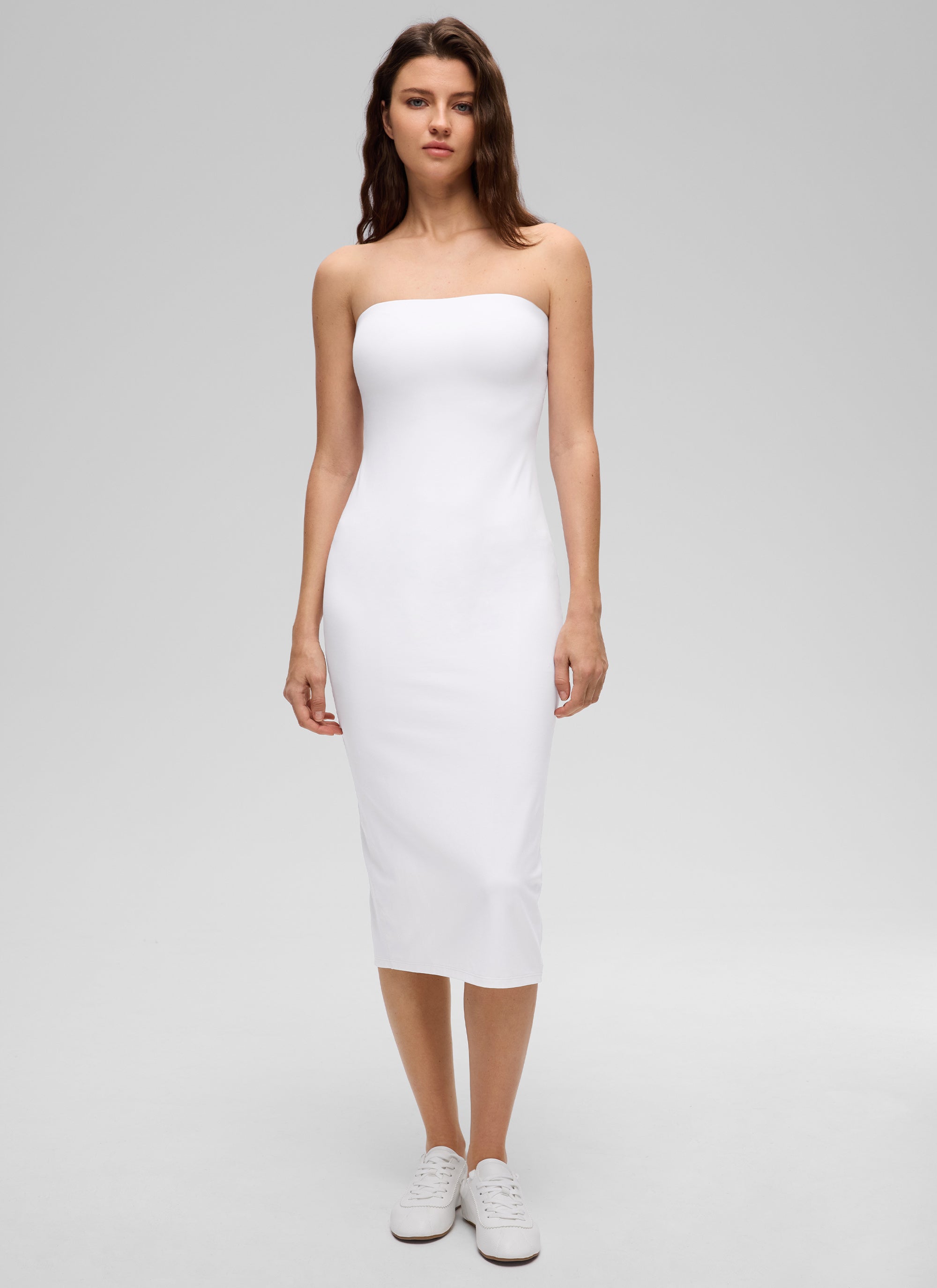 CRZ YOGA Robe midi décontractée sans bretelles avec soutien-gorge intégré Butterluxe pour femme Blanc