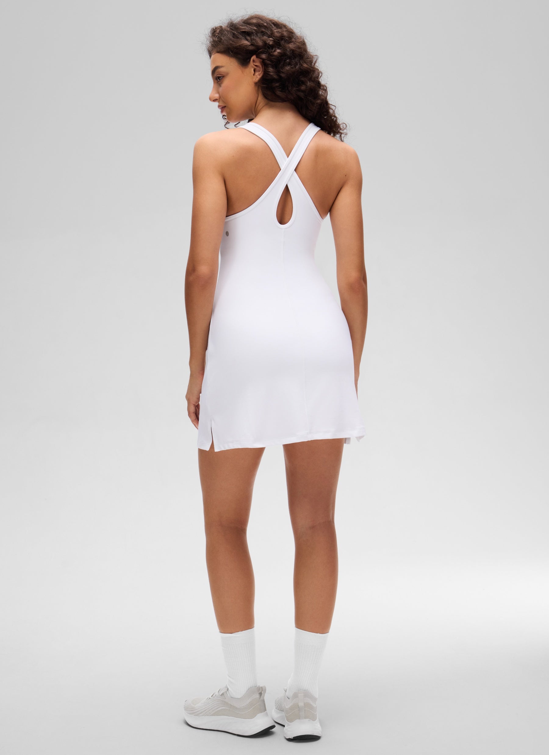 CRZ YOGA Damenkleid „ Butterluxe “ – lässiges Kleid mit gekreuztem Rücken und schmaler Passform, weiß