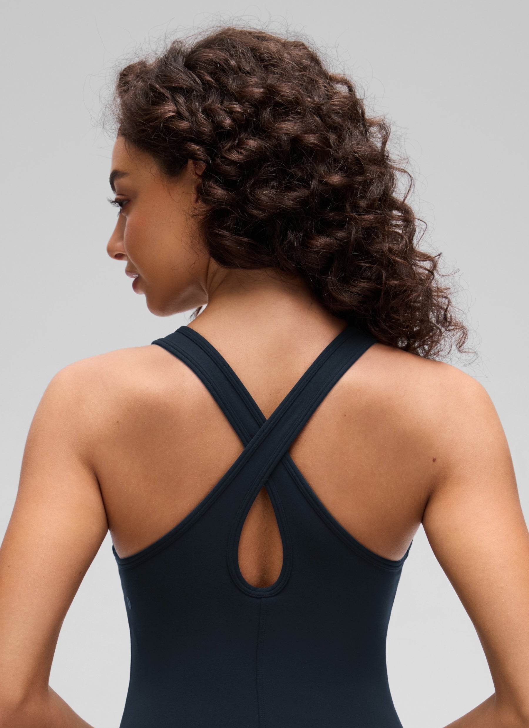 CRZ YOGA Damenkleid „ Butterluxe “ – lässiges Kleid mit gekreuztem Rücken und schmaler Passform, Farbe: True Navy