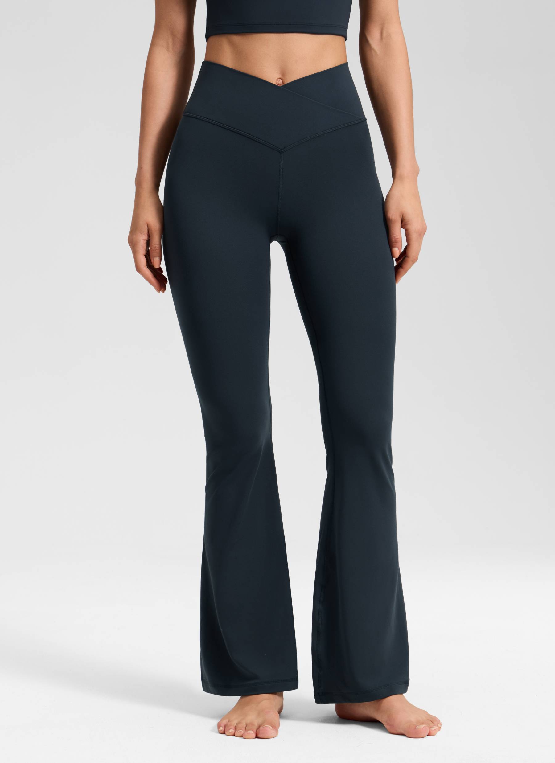 CRZ YOGA Damen- Butterluxe -V-Crossover-Leggings mit hoher Taille und ausgestelltem Bein 31
