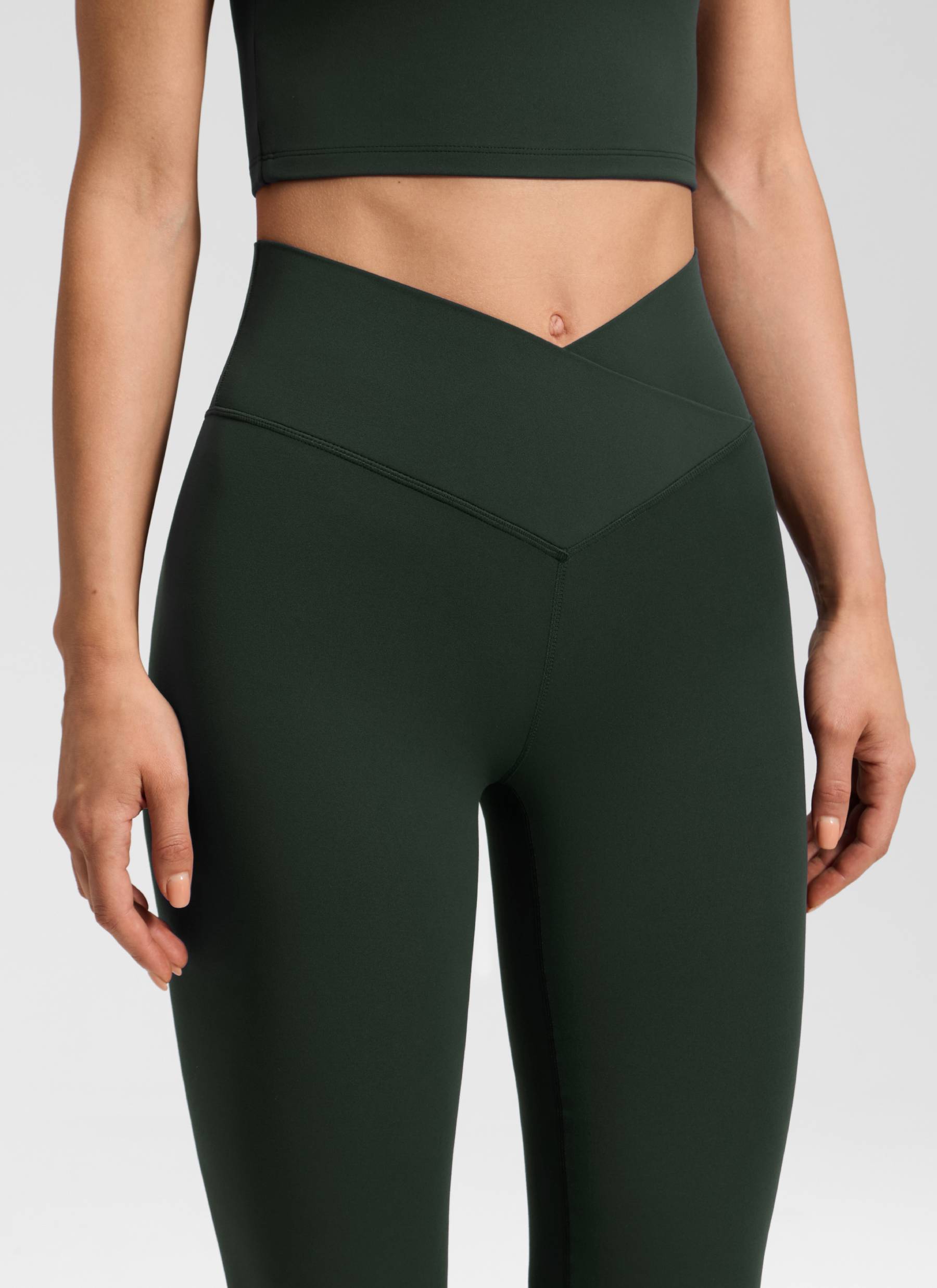 CRZ YOGA Damen- Butterluxe -V-Crossover-Leggings mit hoher Taille und ausgestelltem Bein 31