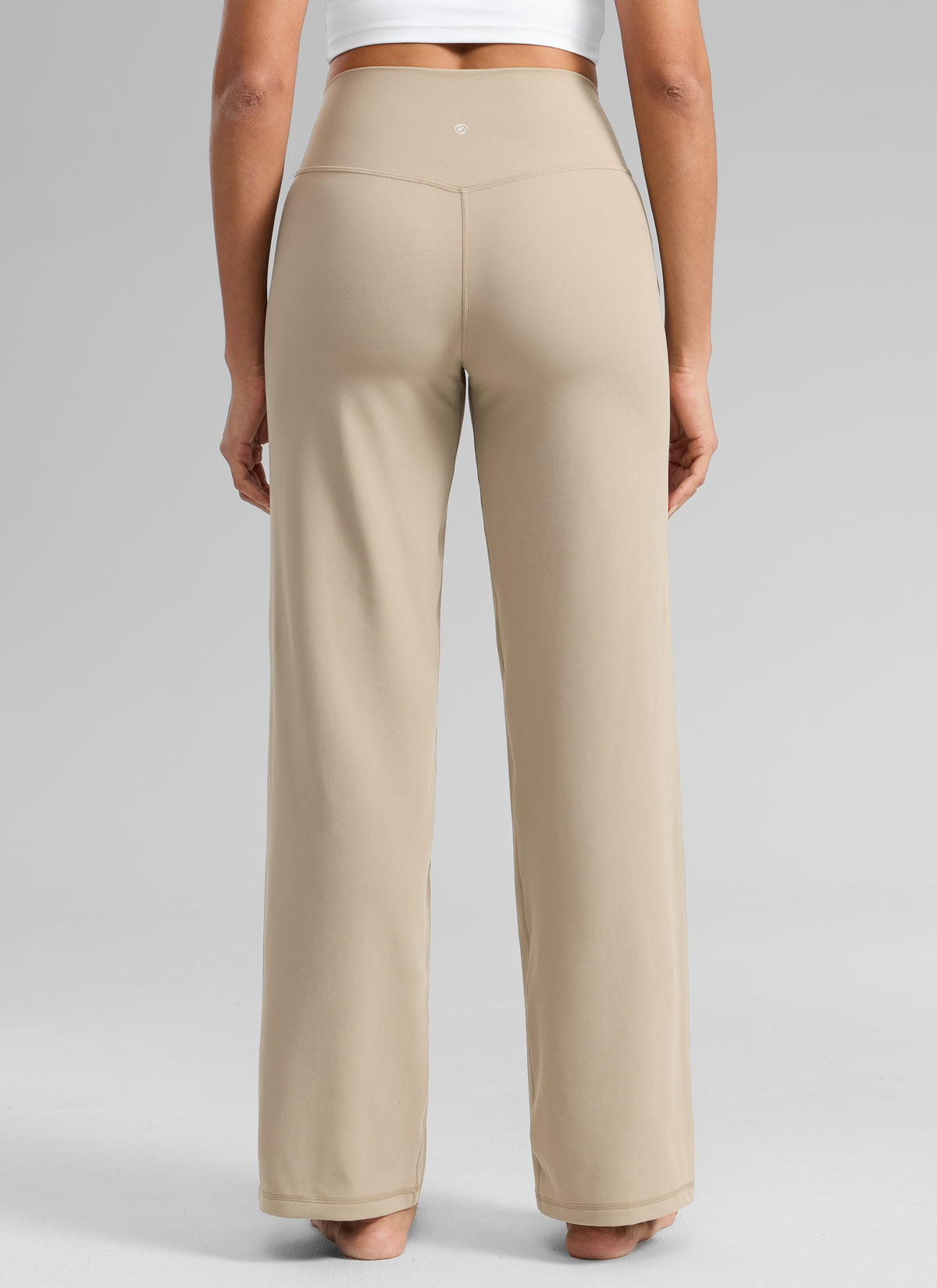 CRZ YOGA Pantaloni a gamba larga a vita alta Butterlift da donna con tasche Oak @model_info:Dany