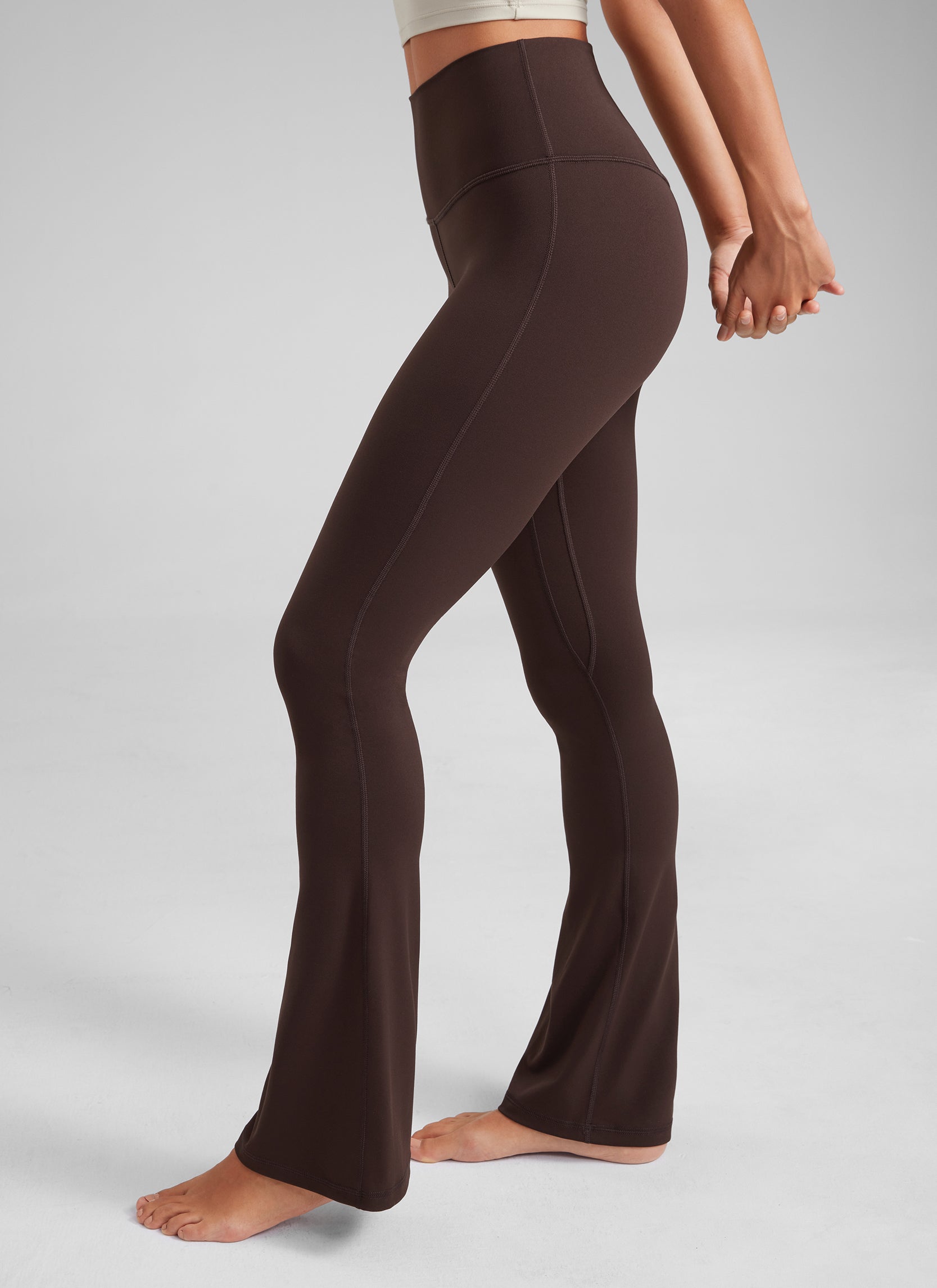 CRZ YOGA Damen Butterluxe  Mini-Leggings mit ausgestelltem Bein, hoher Taille und Taschen, Größe 32