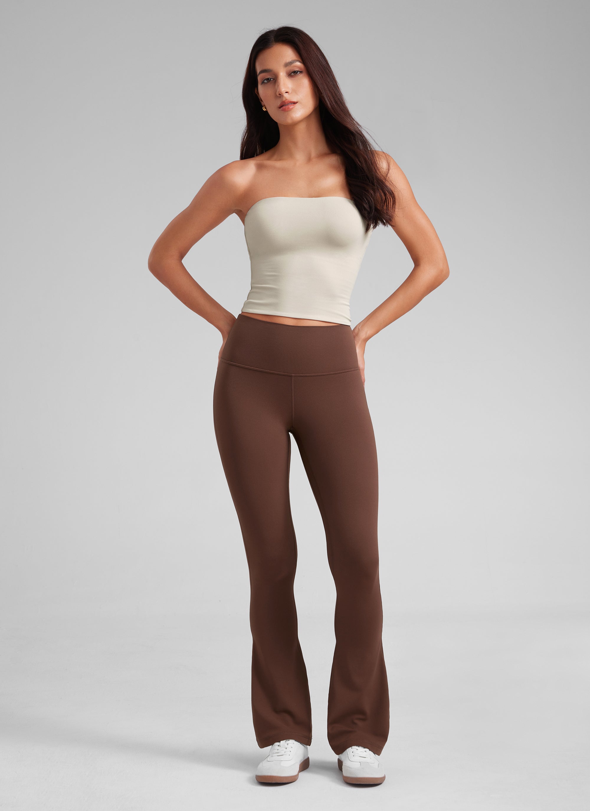 CRZ YOGA Damen Butterluxe  Leggings mit hoher Taille, Taschen und leicht ausgestelltem Bein, Größe 30