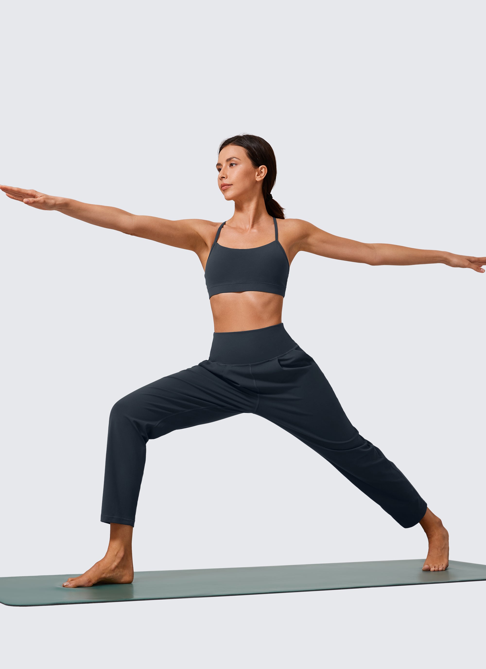 CRZ YOGA Butterlift Pantaloni casual da donna a vita alta con pieghe, 27'' True Navy @model_info:Vlada