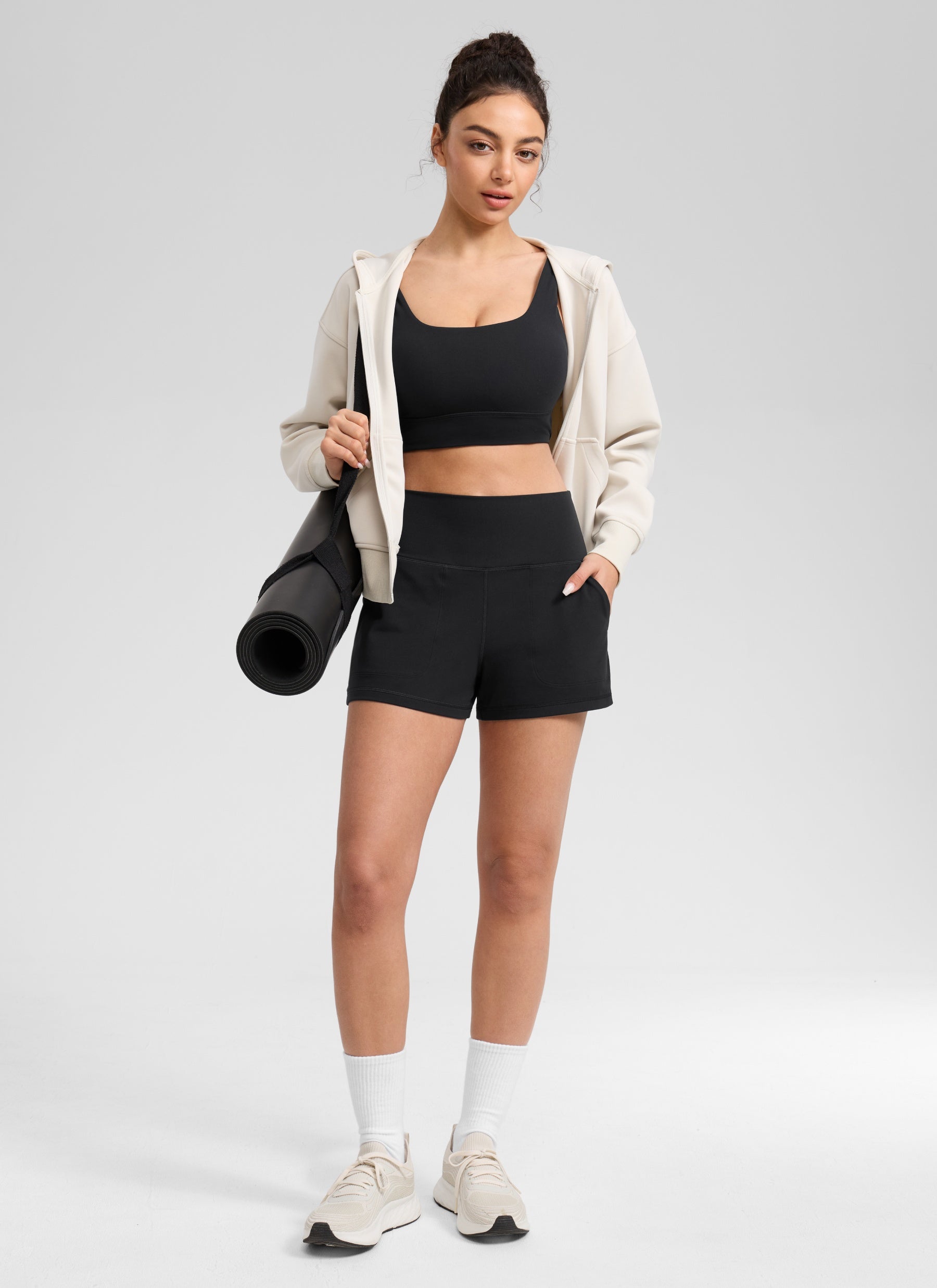 CRZ YOGA Dames Butterlift Shorts met Hoge Taille met Zakken, zonder Binnenbroekje Zwart