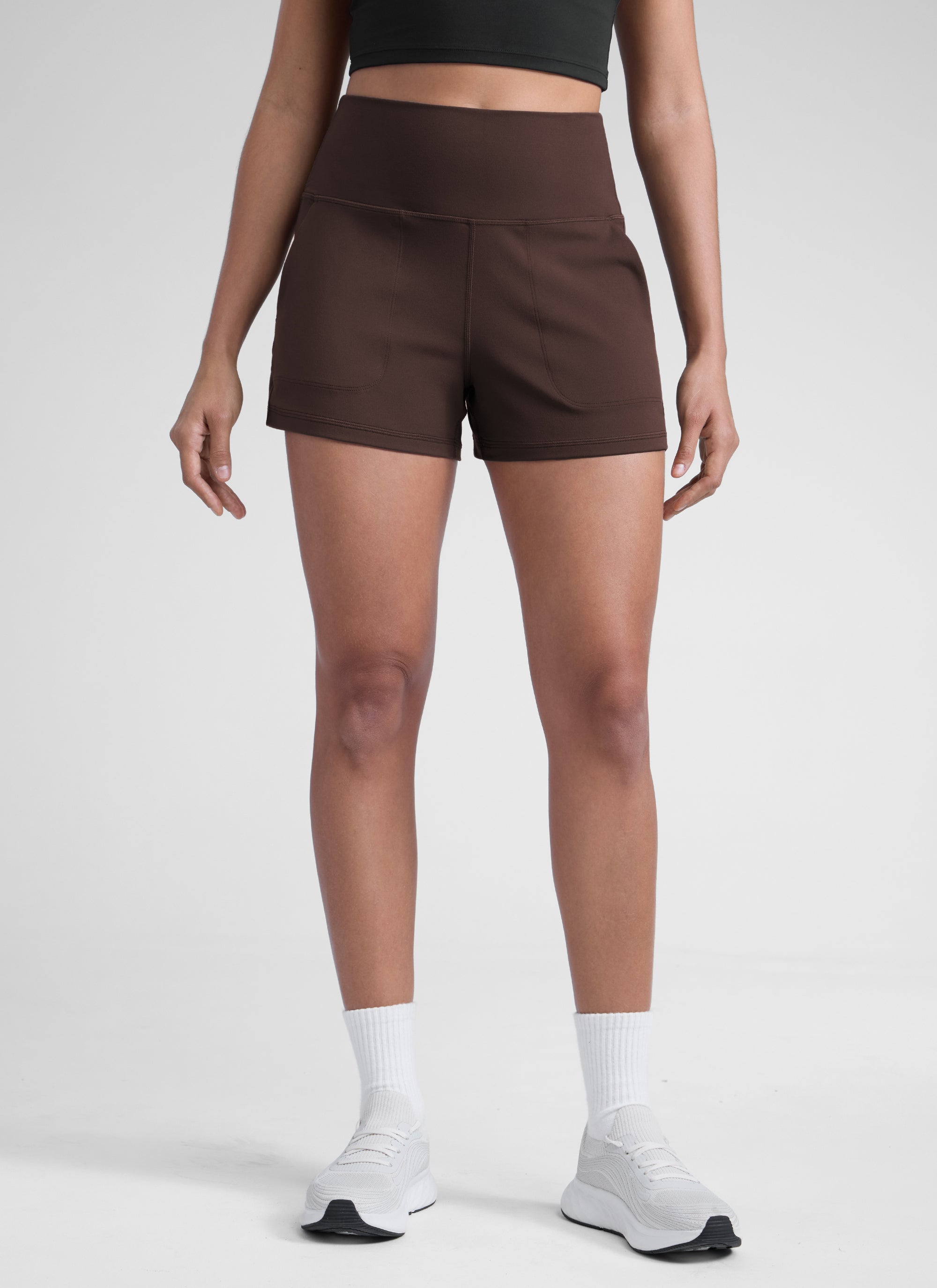 CRZ YOGA Dames Butterlift Shorts met Hoge Taille met Zakken Zonder Voering Hot Fudge Bruin