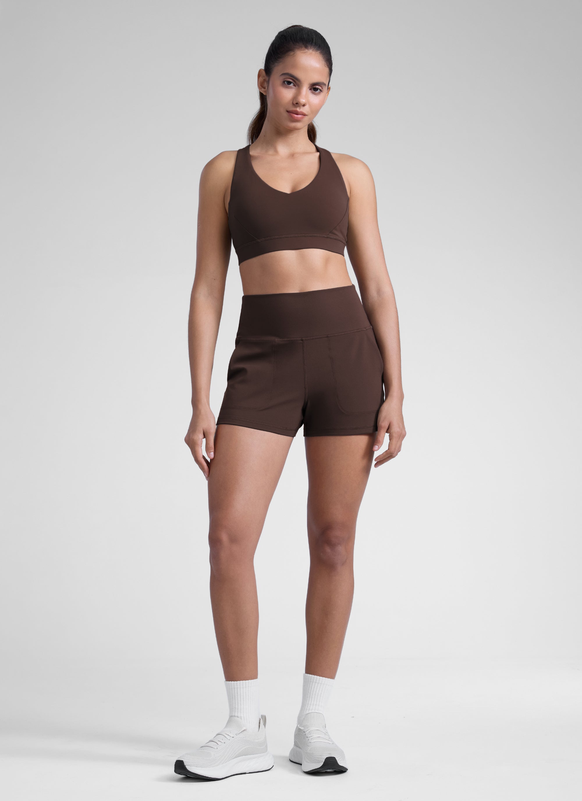 CRZ YOGA Dames Butterlift Shorts met Hoge Taille met Zakken Zonder Voering Hot Fudge Bruin