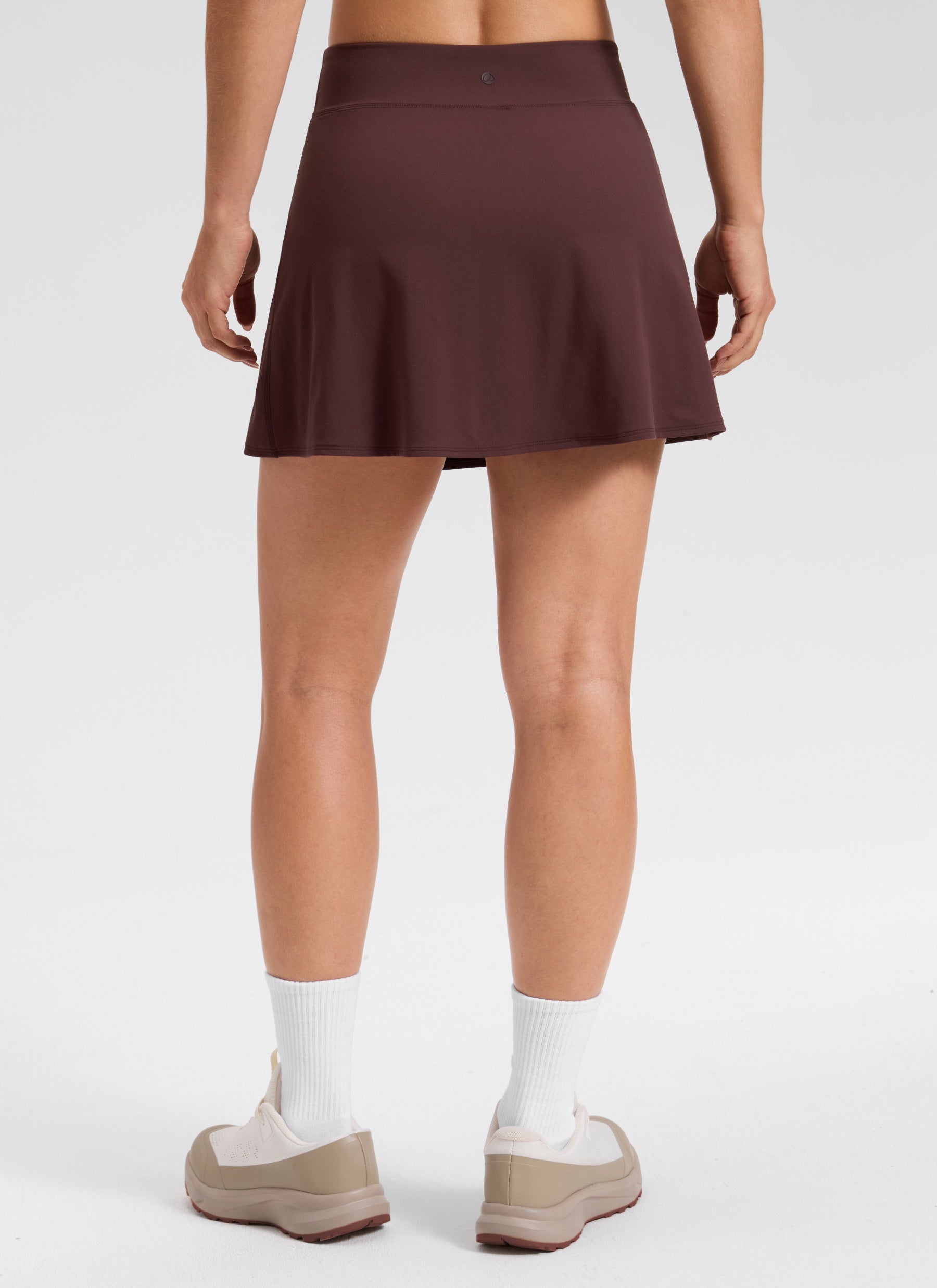 CRZ YOGA Golfskjørt med høyt liv, A-linje og sidesplitt for dame – Butterlift 36 cm Fudge Brown @model_info:Aline