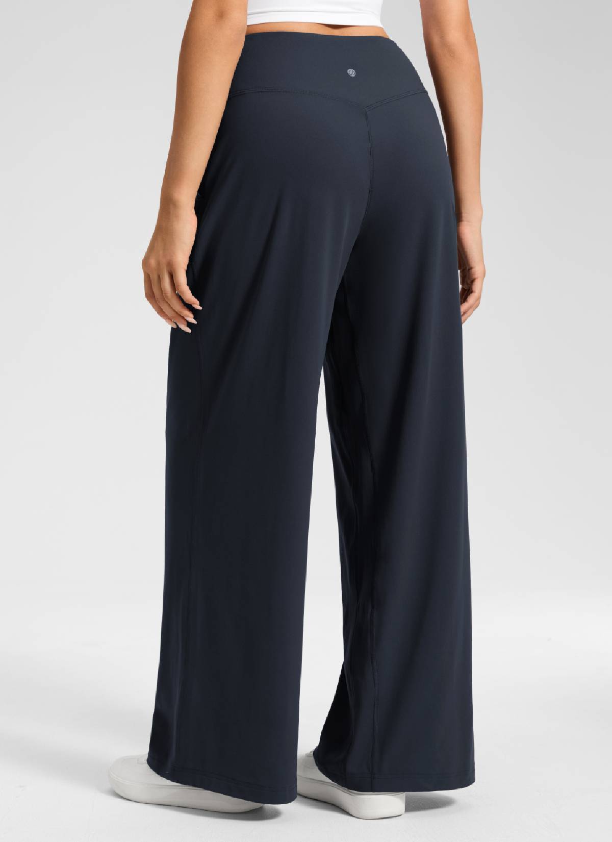 Pantalón informal de pernera ancha con bolsillos y talle alto Butterluxe para mujer CRZ YOGA de 76 cm