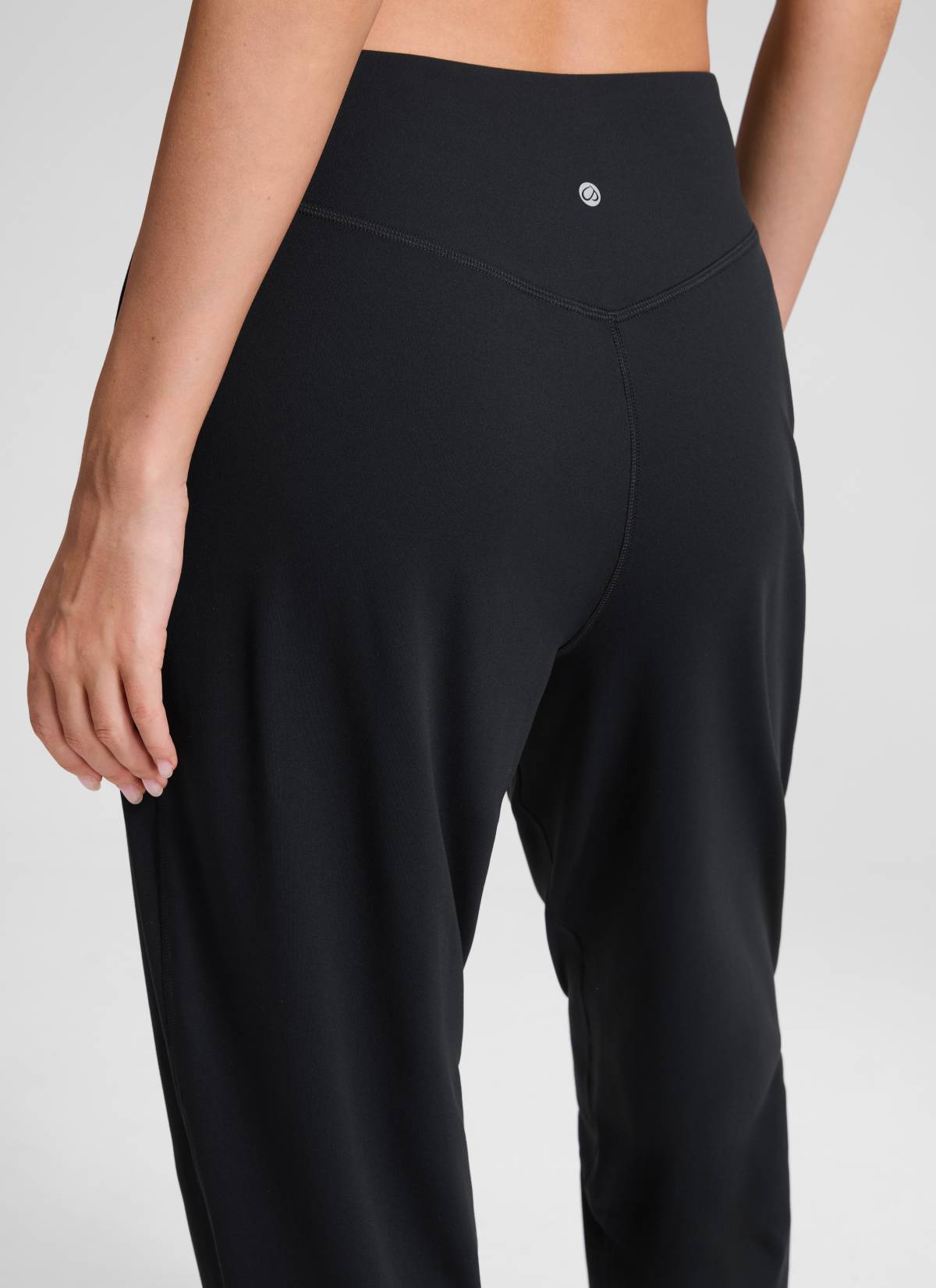 CRZ YOGA Naisten Butterluxe Yoga korkeavyötäröiset ja taskulliset jogger-housut, pituus 71 cm