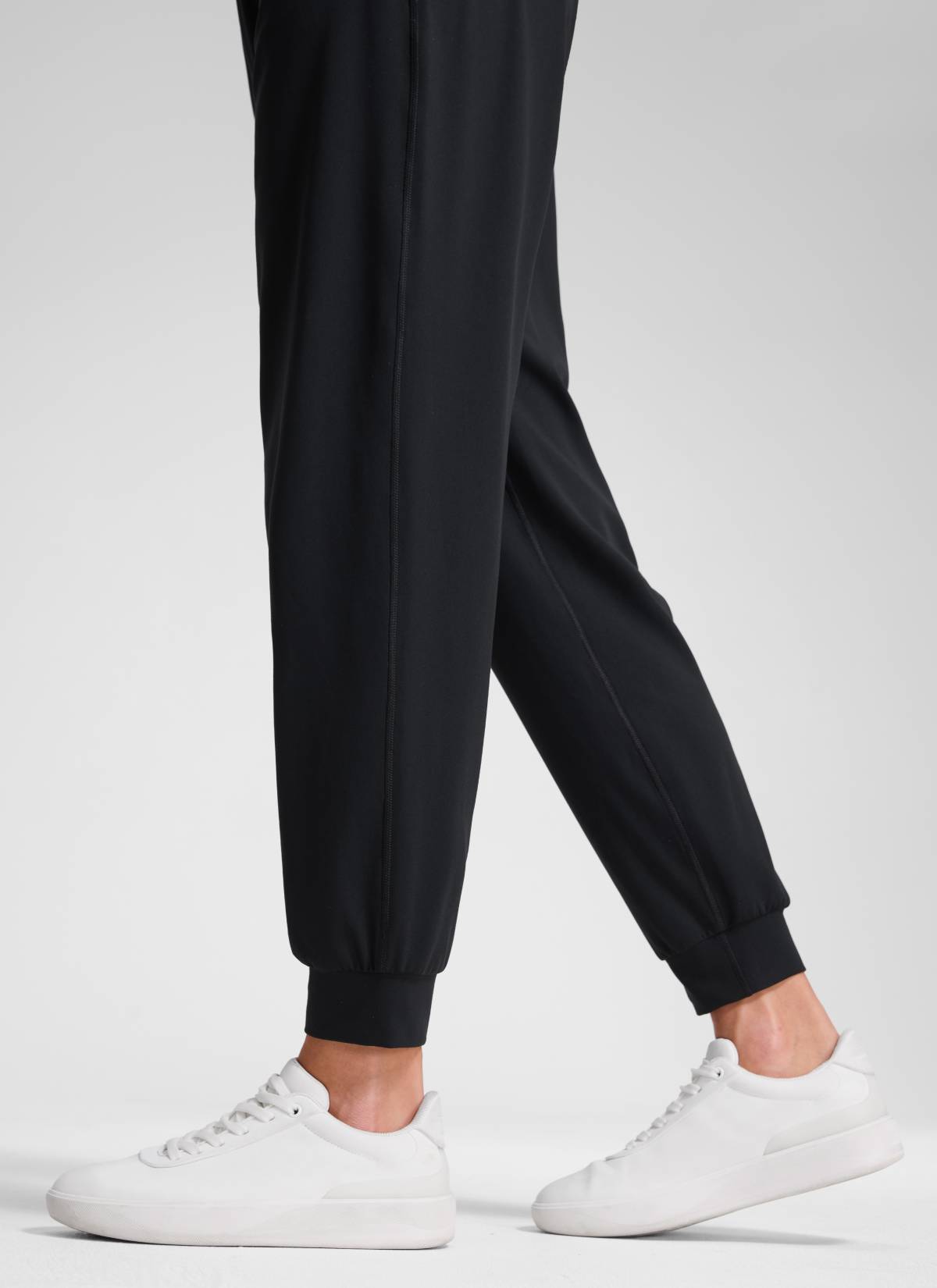 CRZ YOGA Naisten Butterluxe Yoga korkeavyötäröiset ja taskulliset jogger-housut, pituus 71 cm