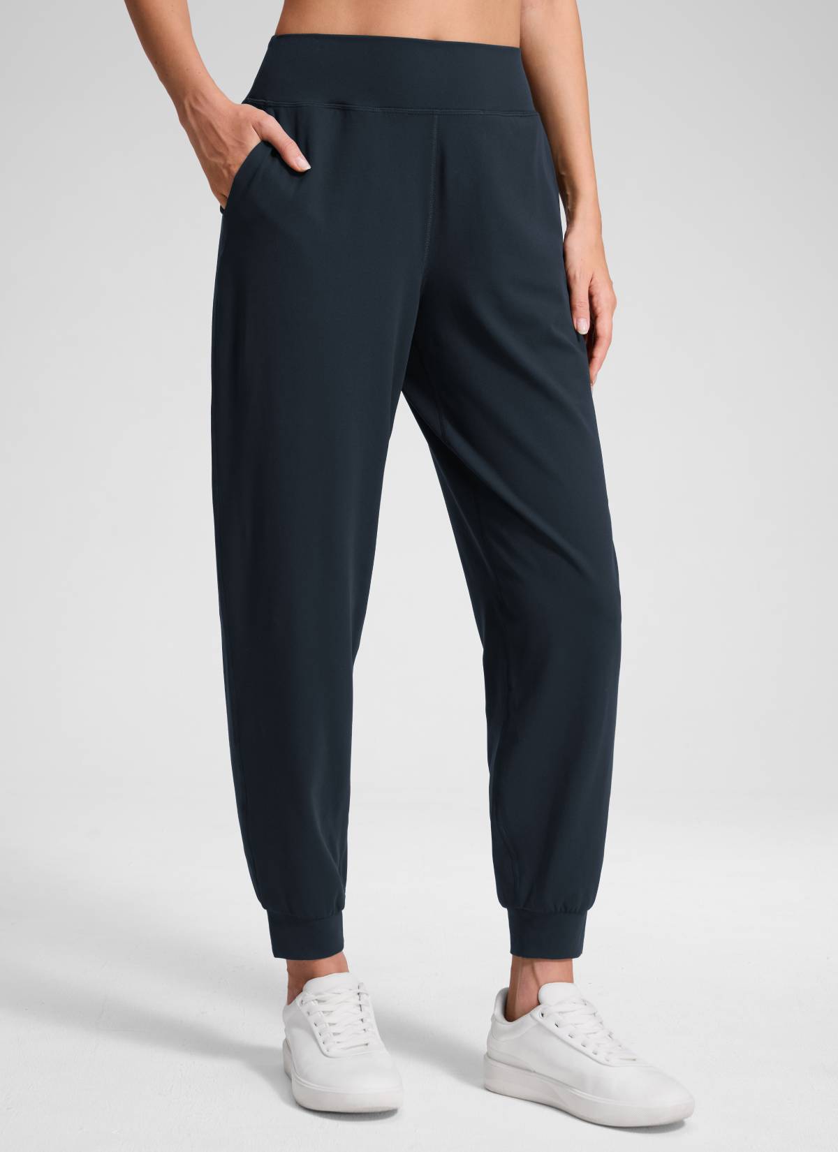 CRZ YOGA Naisten Butterluxe Yoga korkeavyötäröiset ja taskulliset jogger-housut, pituus 71 cm