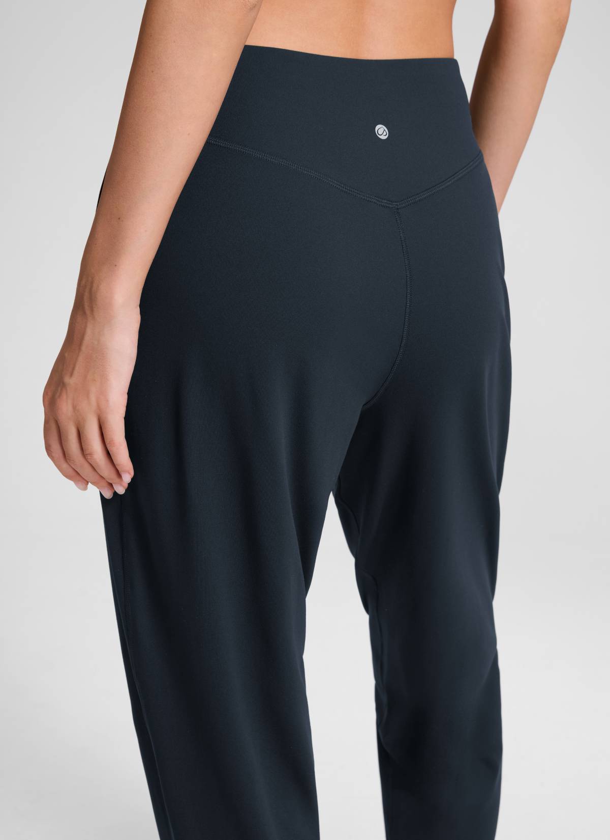 CRZ YOGA Naisten Butterluxe Yoga korkeavyötäröiset ja taskulliset jogger-housut, pituus 71 cm