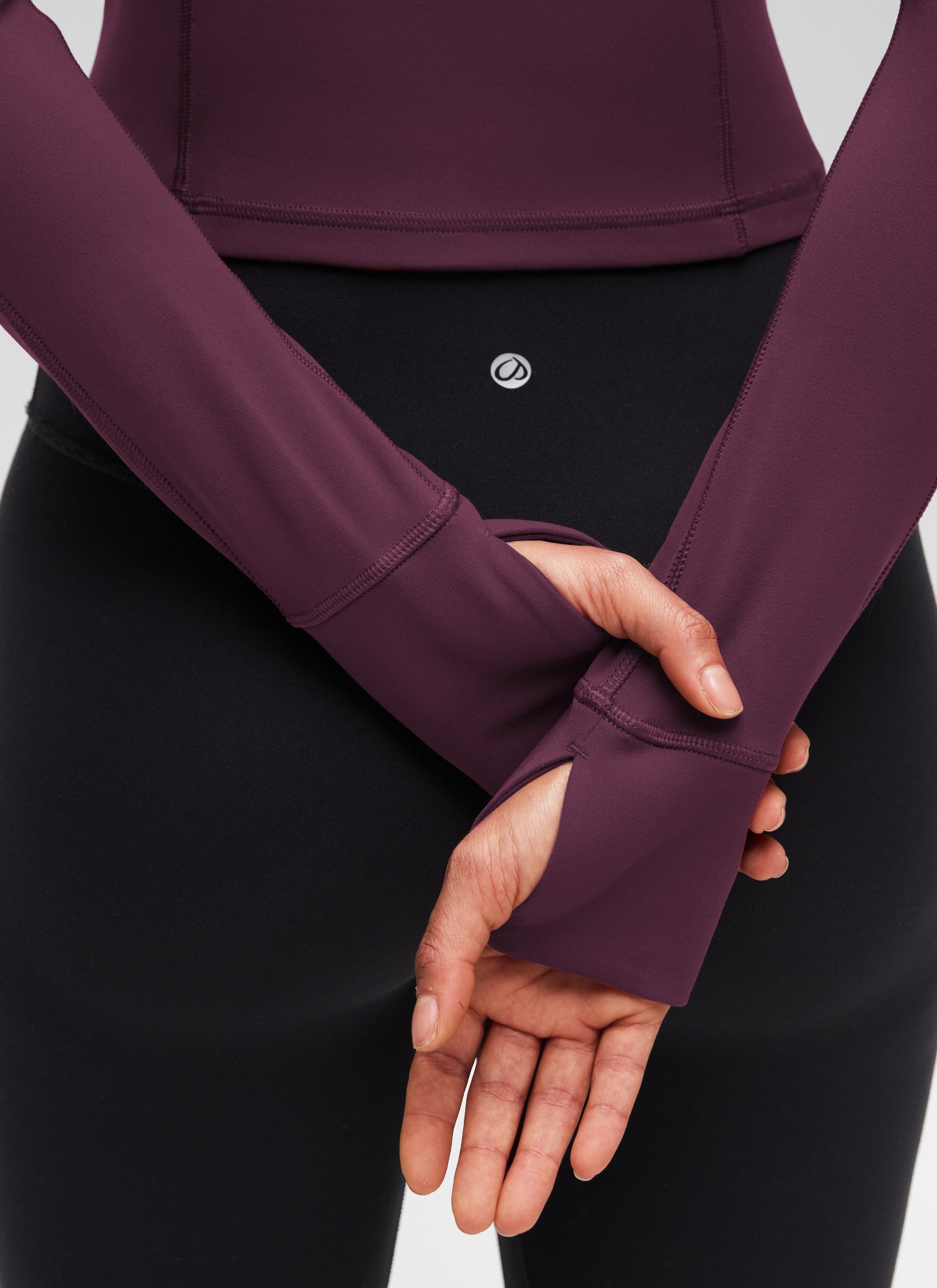 CRZ YOGA Parte Superior de Yoga de Corte Ajustado para Mujer Butterluxe con Media Cremallera y Manga Larga Morado Oscuro @model_info:Larissa