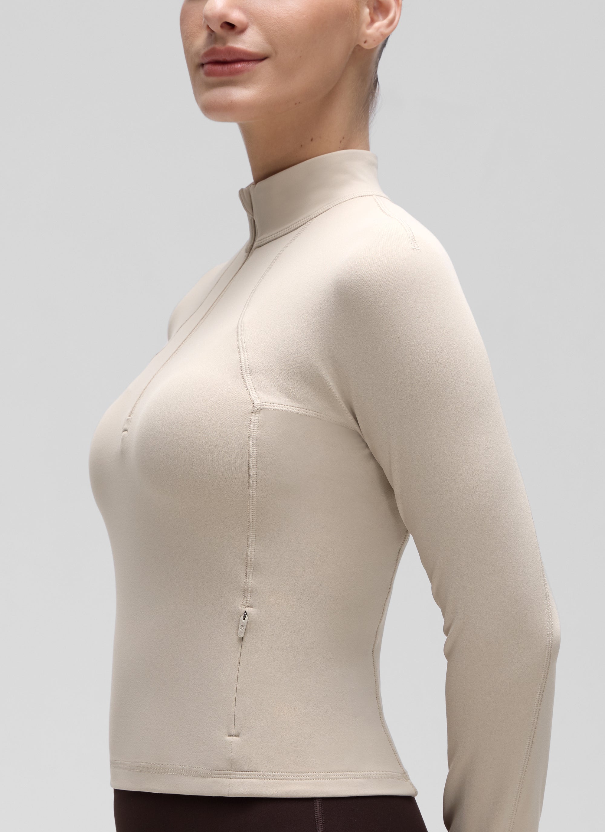 Haut de yoga coupe slim CRZ YOGA Butterluxe à demi-zip et manches longues Beige Mojave