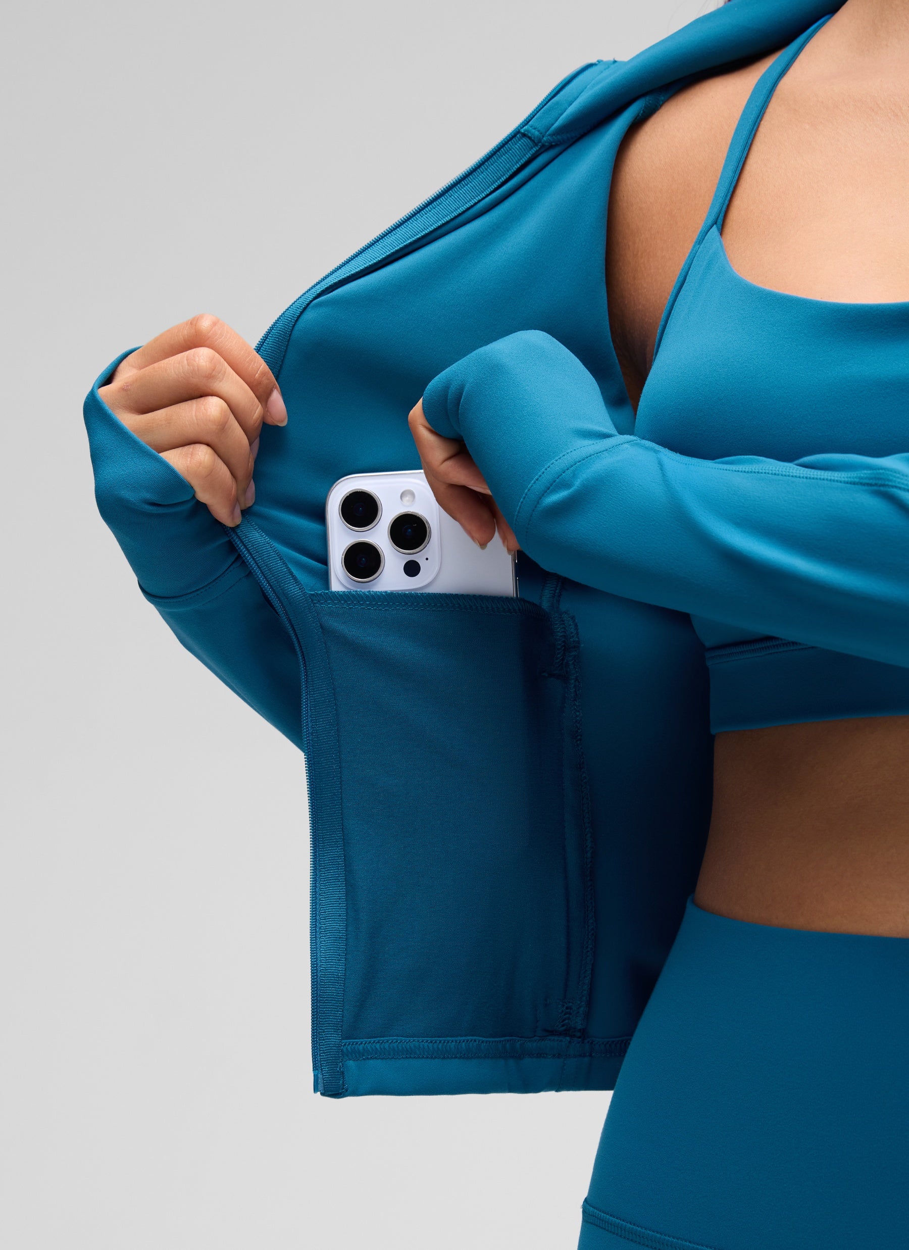 Chaqueta corta con cremallera completa y bolsillos Butterluxe para mujer CRZ YOGA Super-sonic Blue