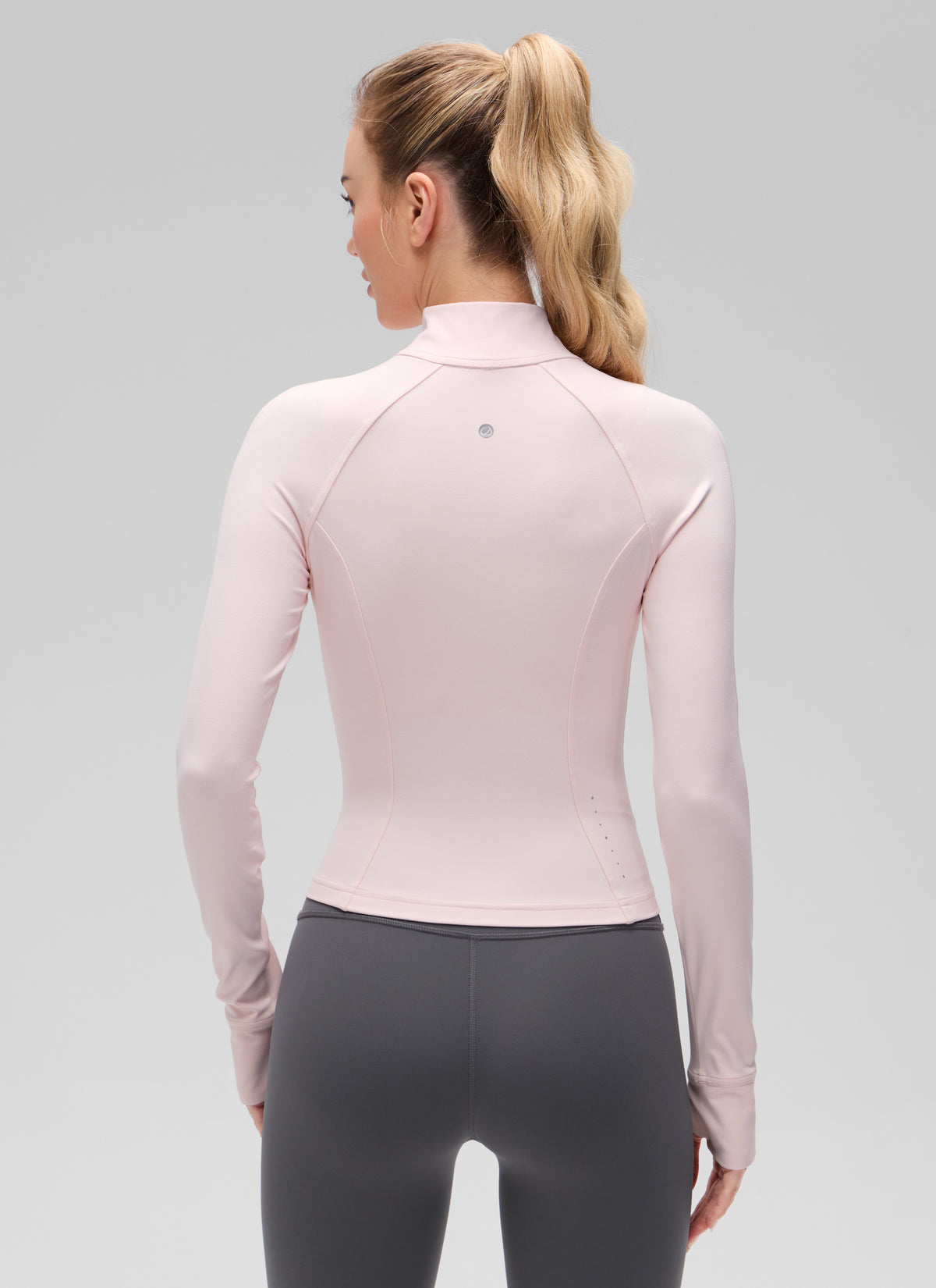 CRZ YOGA Chaqueta corta con bolsillos y cremallera completa para mujer « Butterluxe », color rosa fresa @model_info:Anna