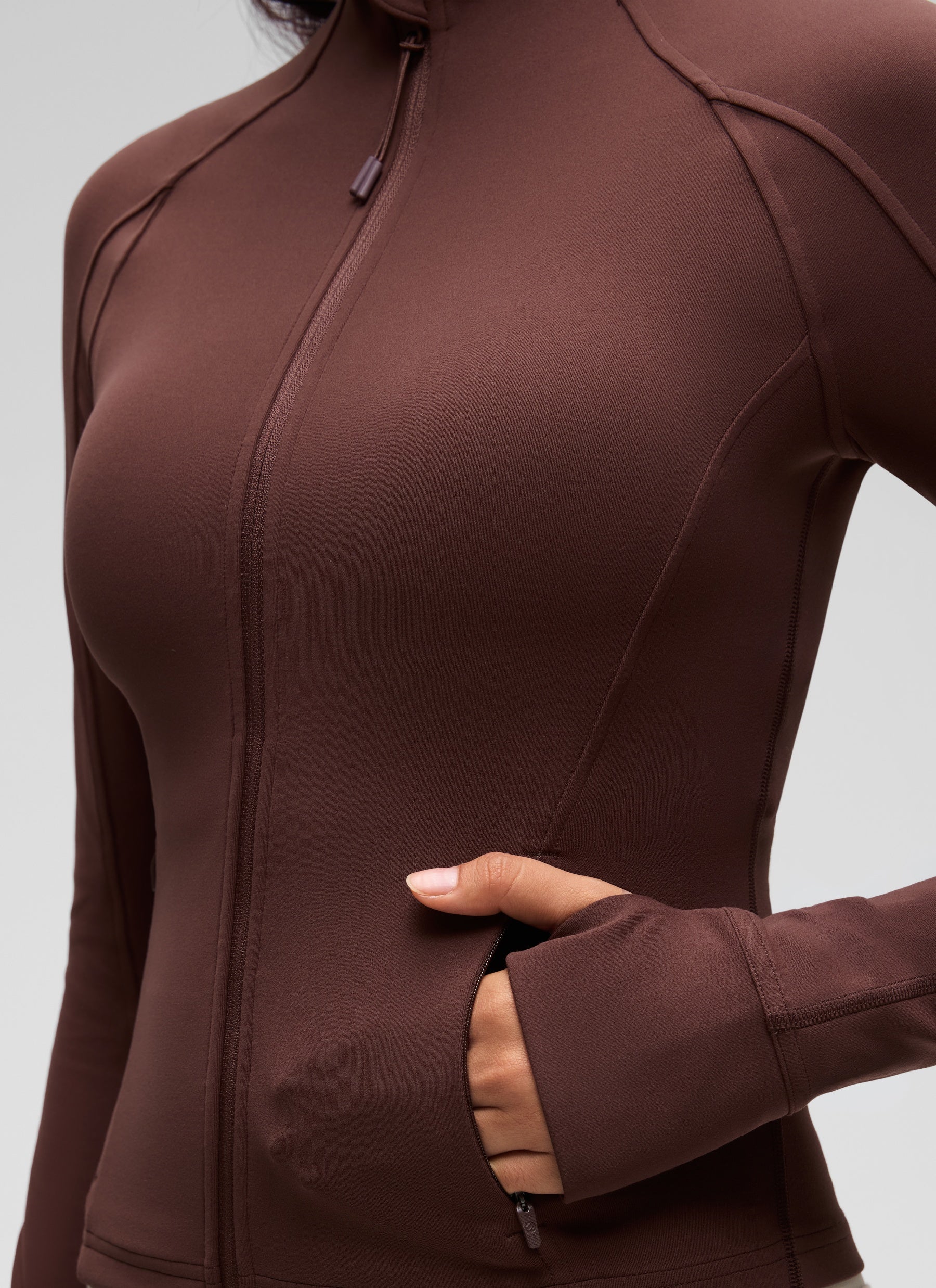 Chaqueta corta con cremallera completa y bolsillos Butterluxe para mujer CRZ YOGA Taupe