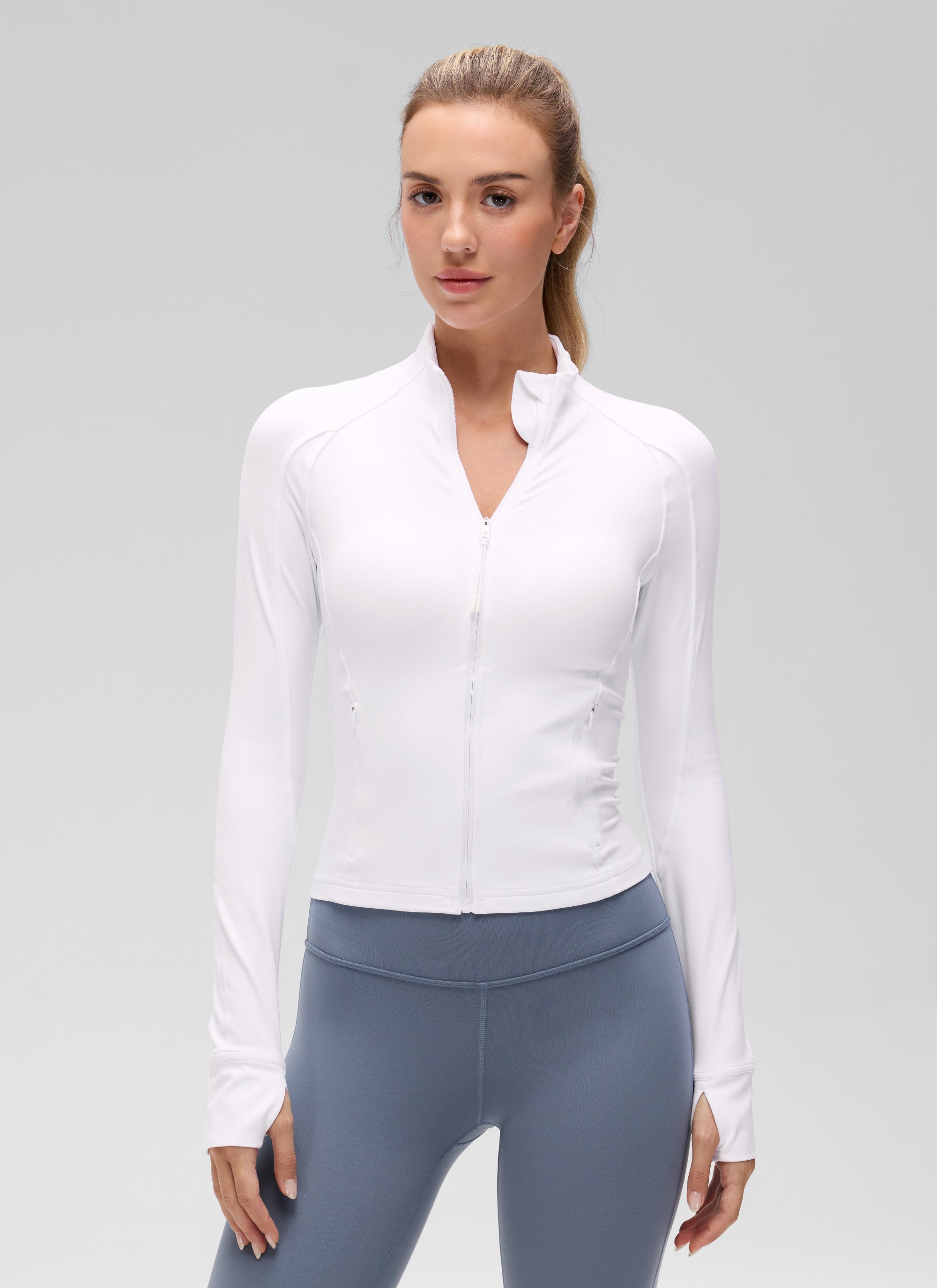 Chaqueta corta con cremallera completa y bolsillos Butterluxe para mujer CRZ YOGA White