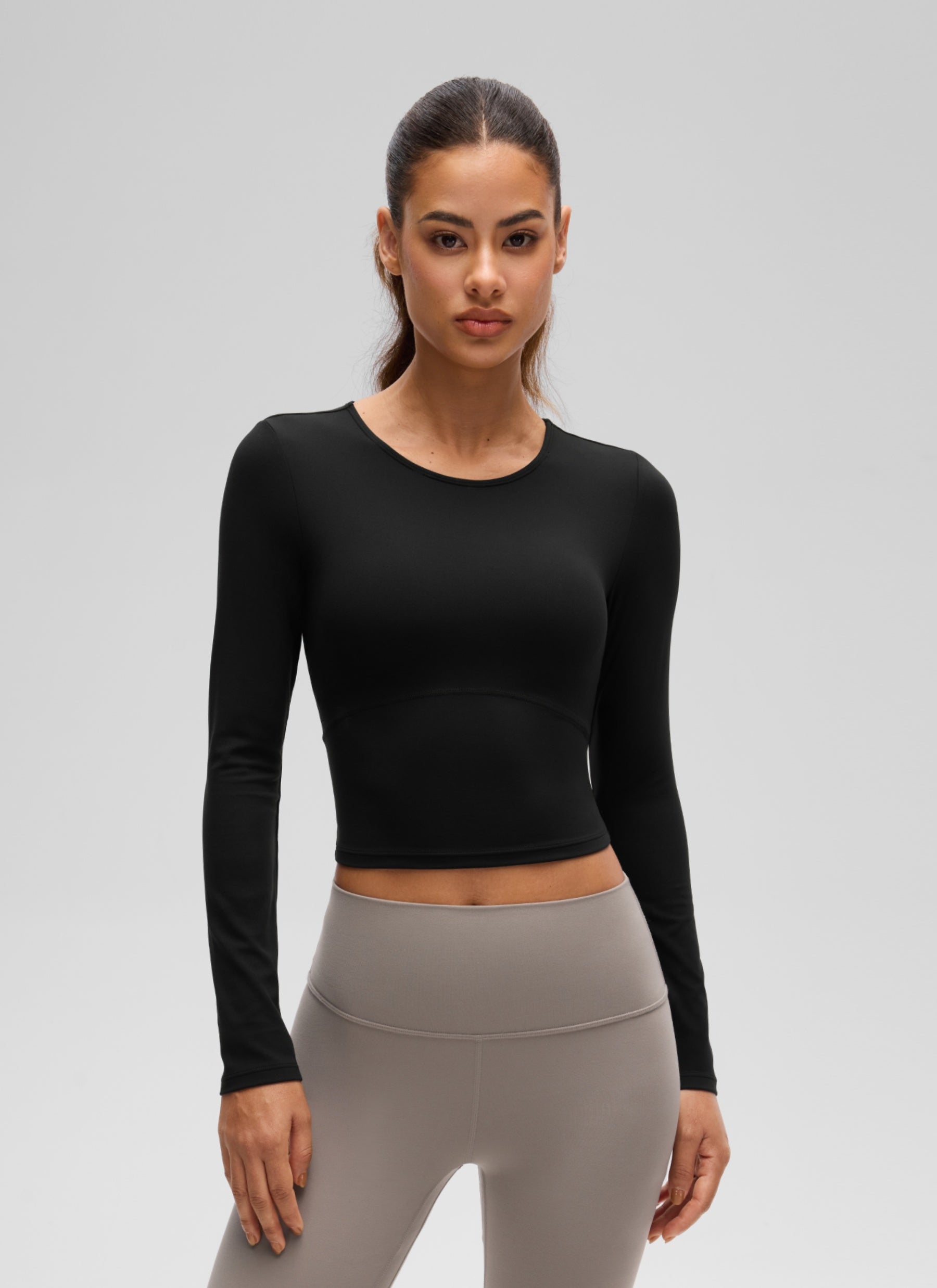 Camiseta corta de manga larga Butterluxe con costura frontal para yoga de corte entallado para mujer CRZ YOGA Black @model_info:J