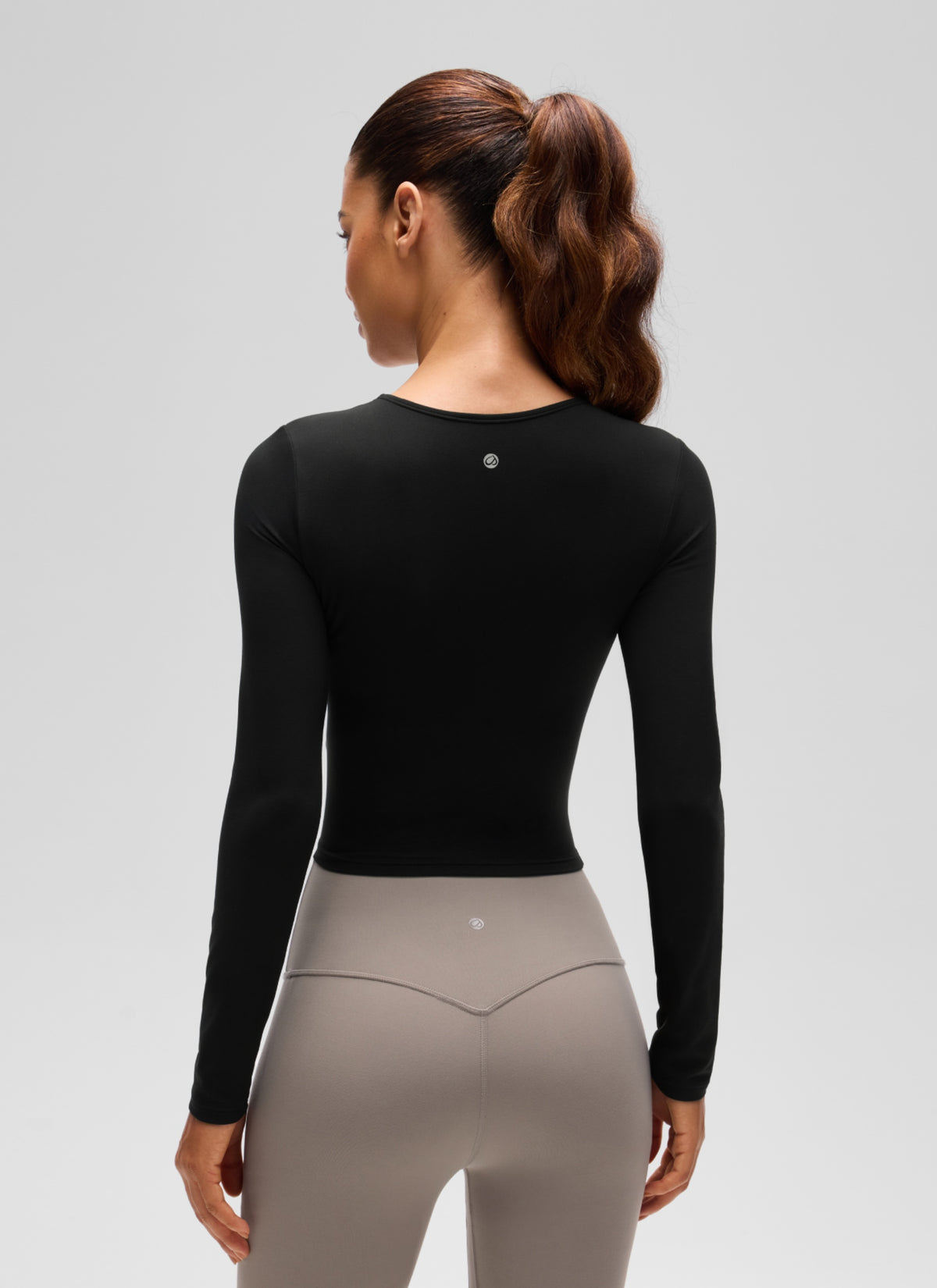 Camiseta corta de manga larga Butterluxe con costura frontal para yoga de corte entallado para mujer CRZ YOGA Black @model_info:J