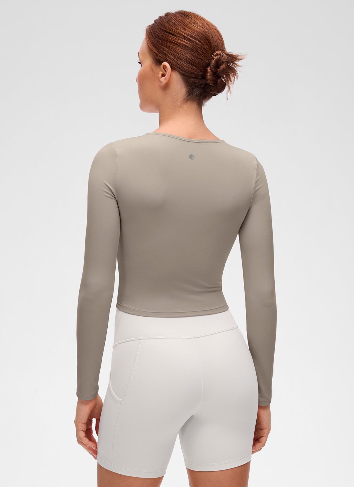 CRZ YOGA Haut court ajusté à manches longues et couture avant Butterluxe pour femme Gris frêne chaud