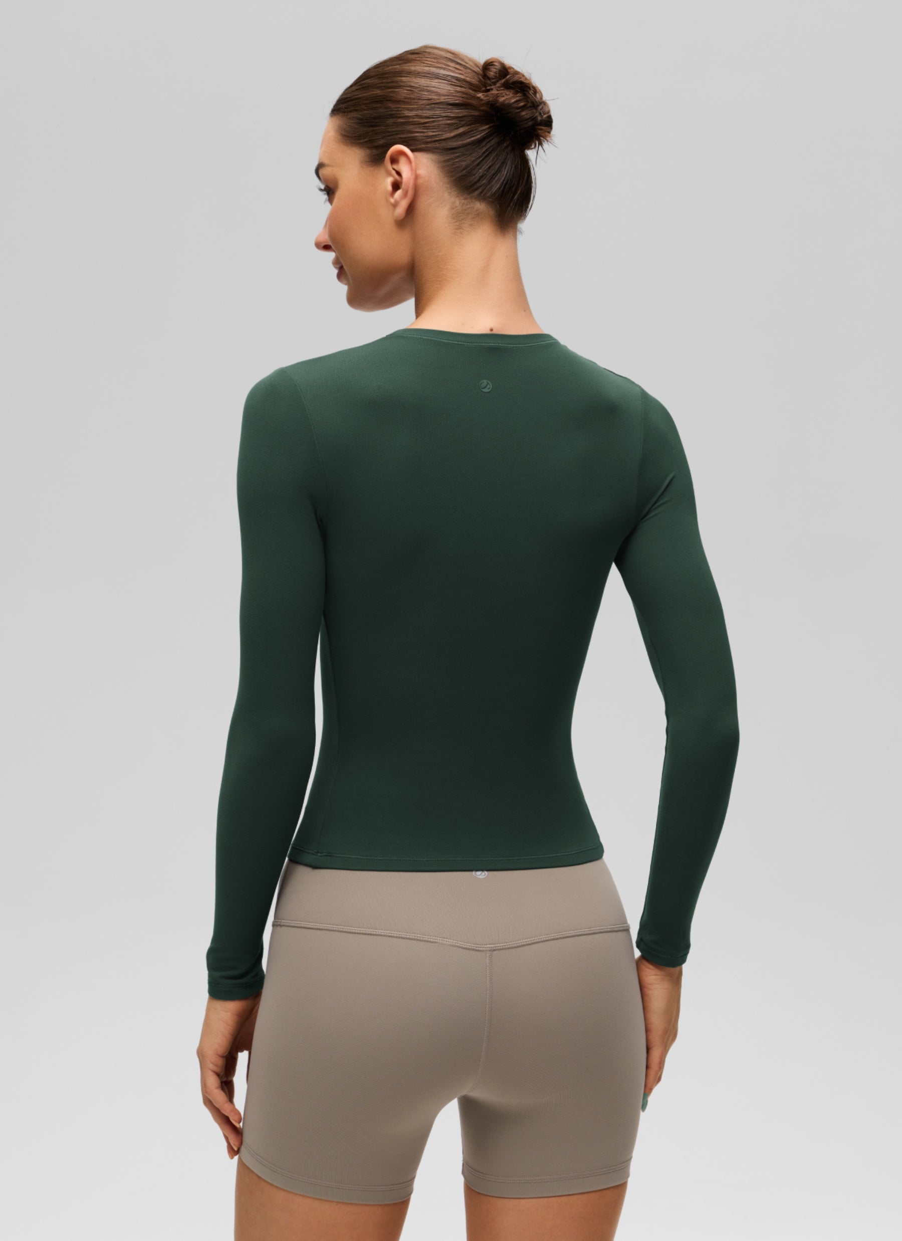 CRZ YOGA Women's Crew Neck Tight Fit Long Sleeve Shirts Casual Tee Legend Green @model_info:K